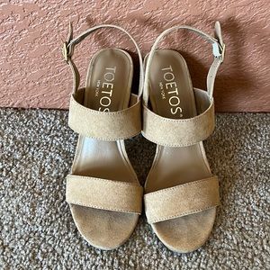 Nude heels size 5 1/2